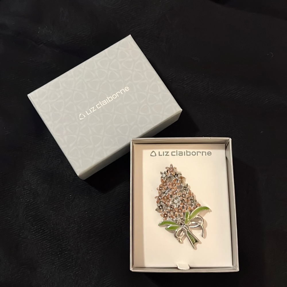 Liz Claiborne brooch. Size 2.5 inches in length. New in box.